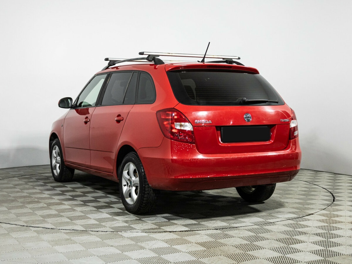 Skoda Fabia с пробегом — 2014 год. Фото: #5