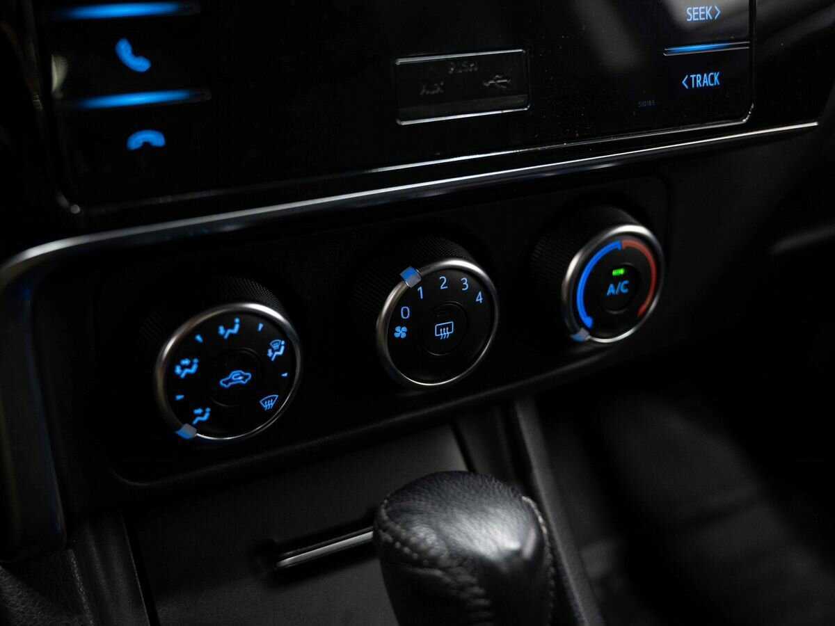 Toyota Corolla с пробегом — 2017 год. Фото: #18