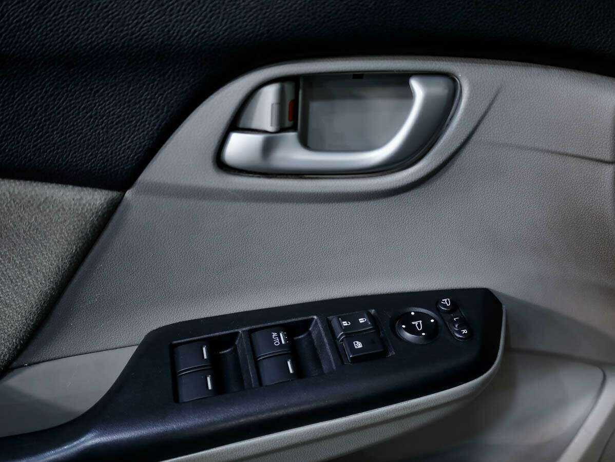 Honda Civic с пробегом — 2013 год. Фото: #14