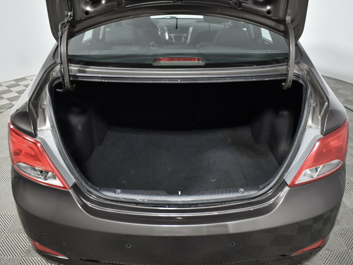 Hyundai Solaris с пробегом — 2016 год. Фото: #18