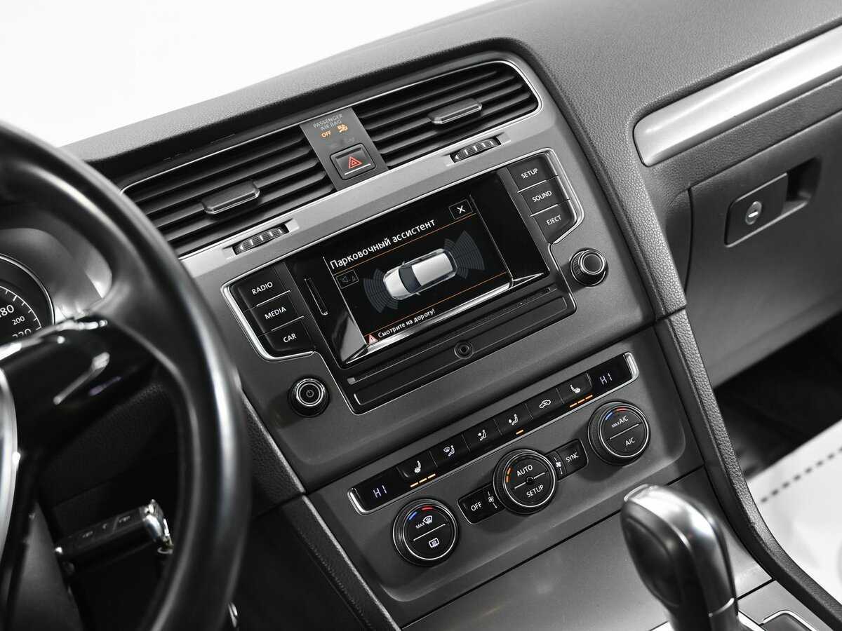 Volkswagen Golf с пробегом — 2013 год. Фото: #9