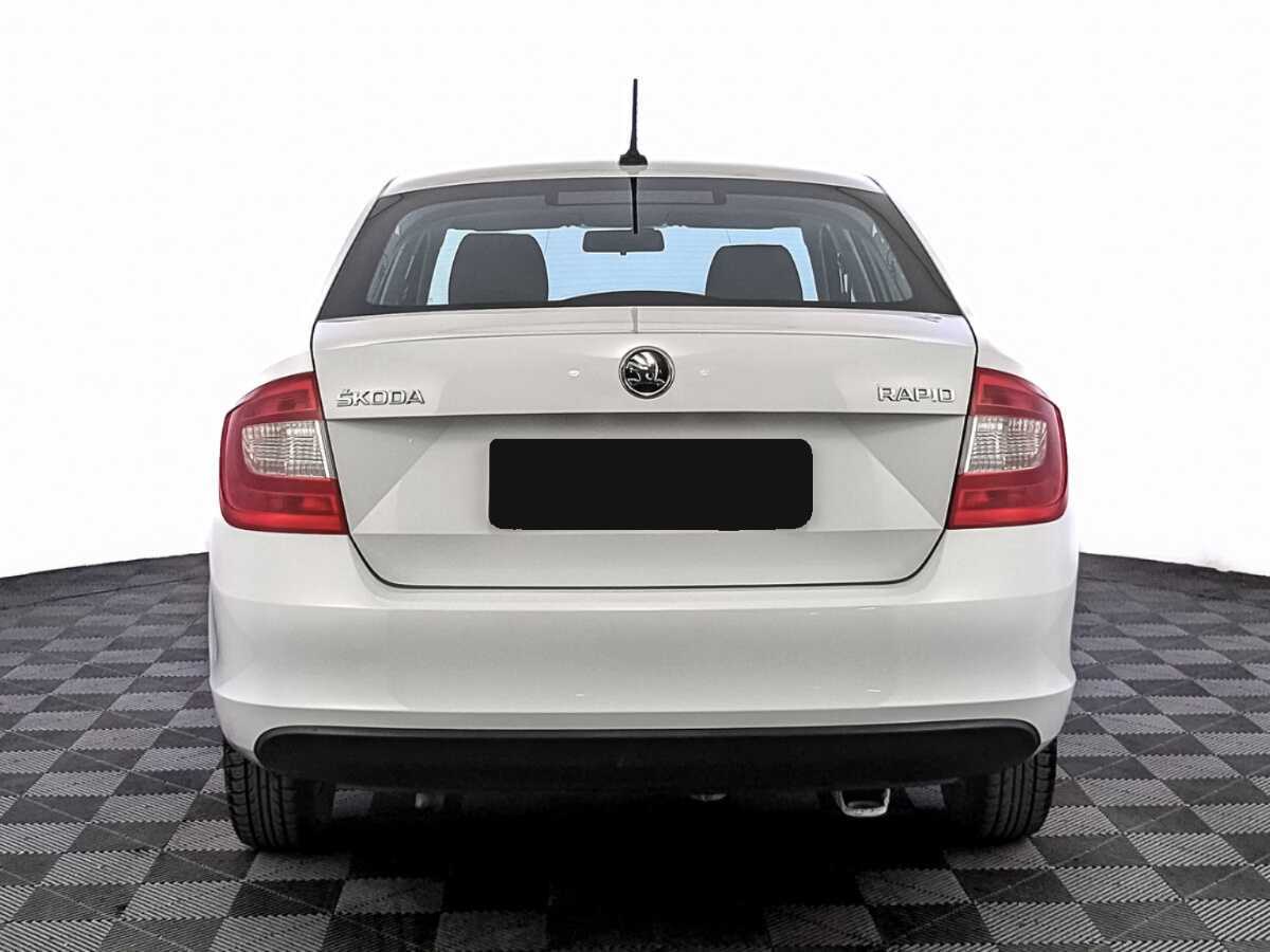 Skoda Rapid с пробегом — 2017 год. Фото: #5