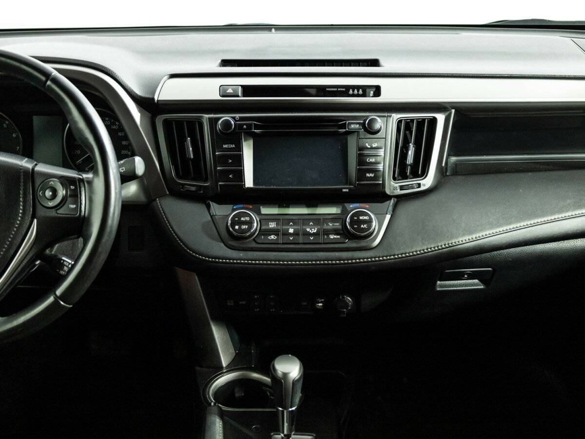 Toyota RAV4 с пробегом — 2016 год. Фото: #13