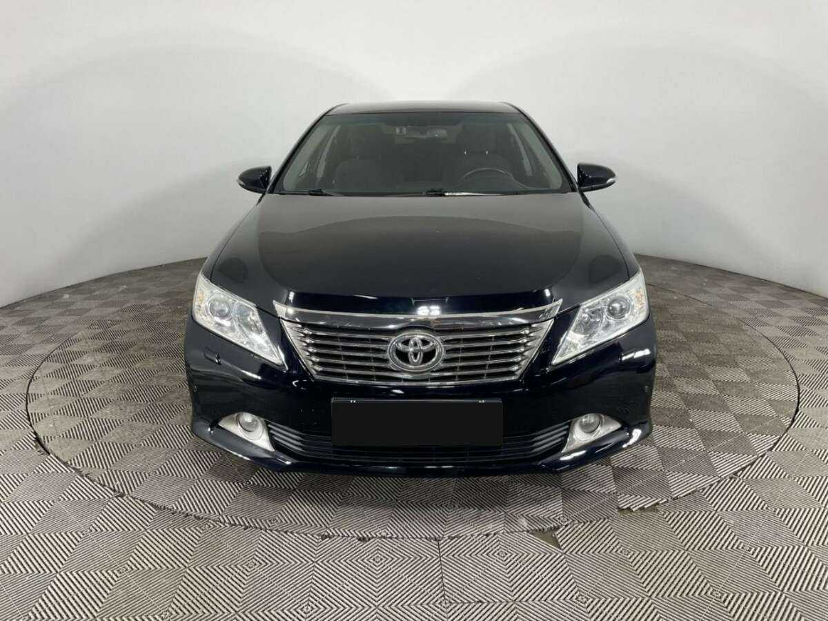 Toyota Camry с пробегом — 2012 год. Фото: #1