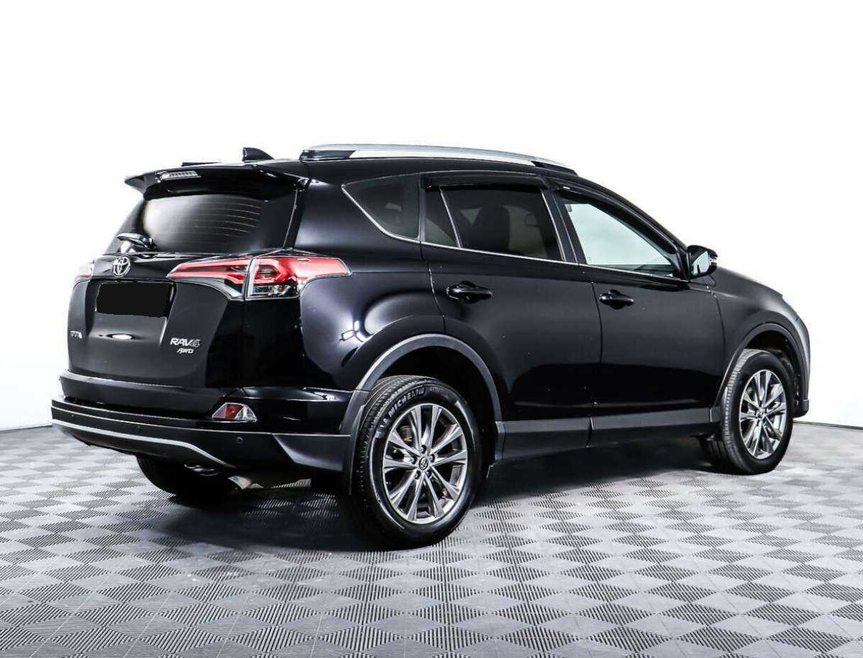 Toyota RAV4 с пробегом — 2018 год. Фото: #4