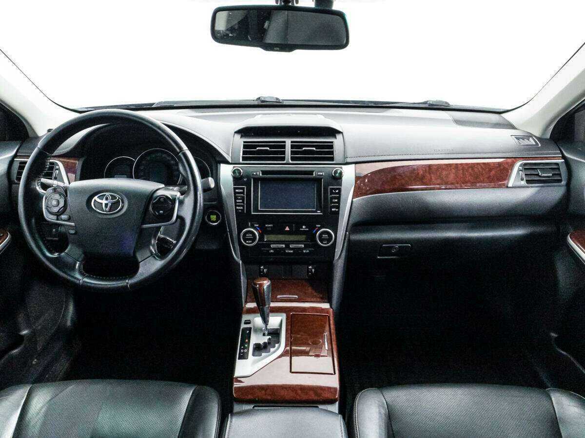 Toyota Camry с пробегом — 2013 год. Фото: #12