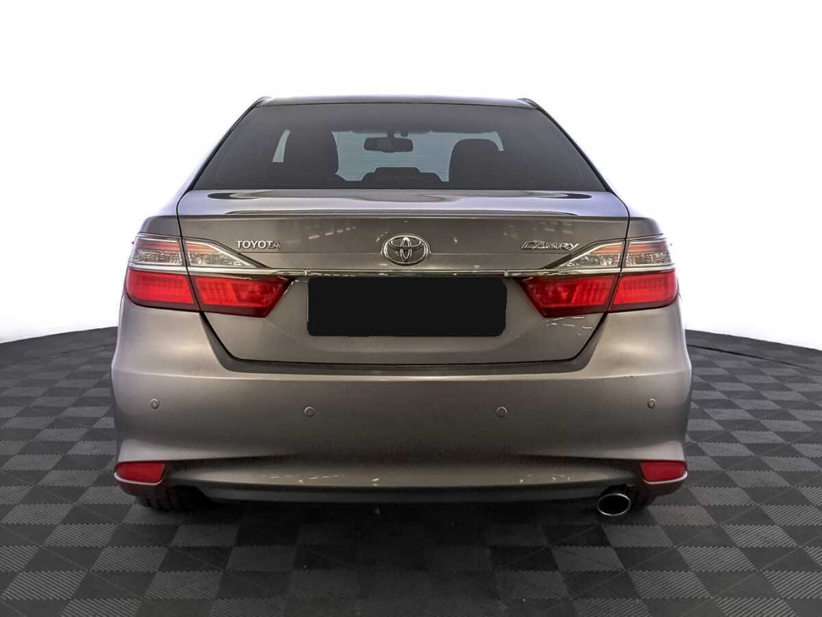 Toyota Camry с пробегом — 2016 год. Фото: #5