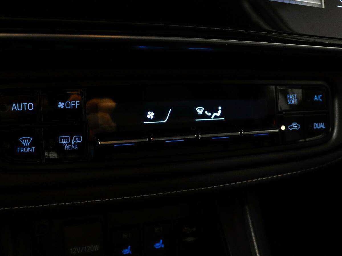 Toyota Corolla с пробегом — 2018 год. Фото: #12