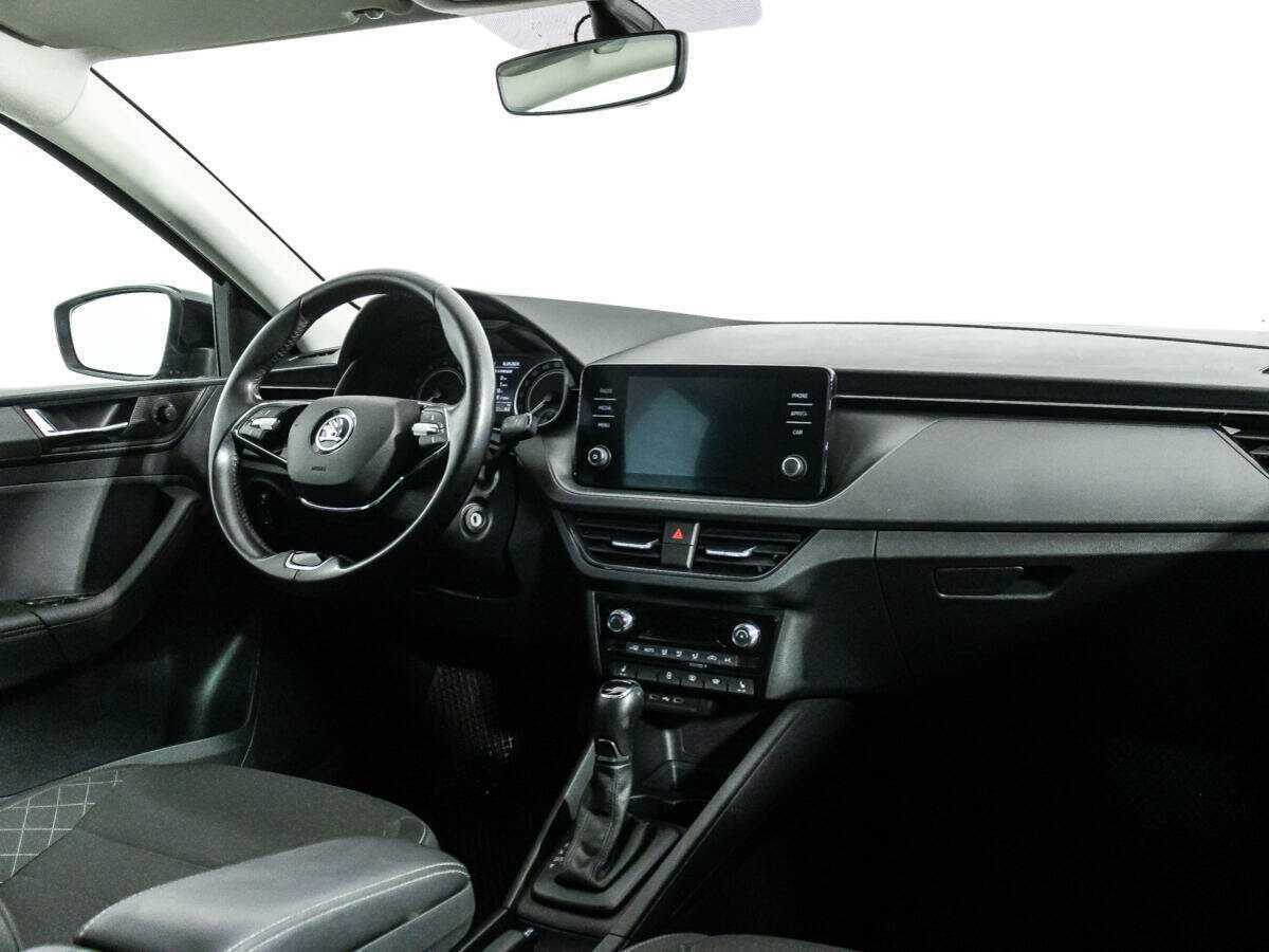 Skoda Rapid с пробегом — 2021 год. Фото: #8