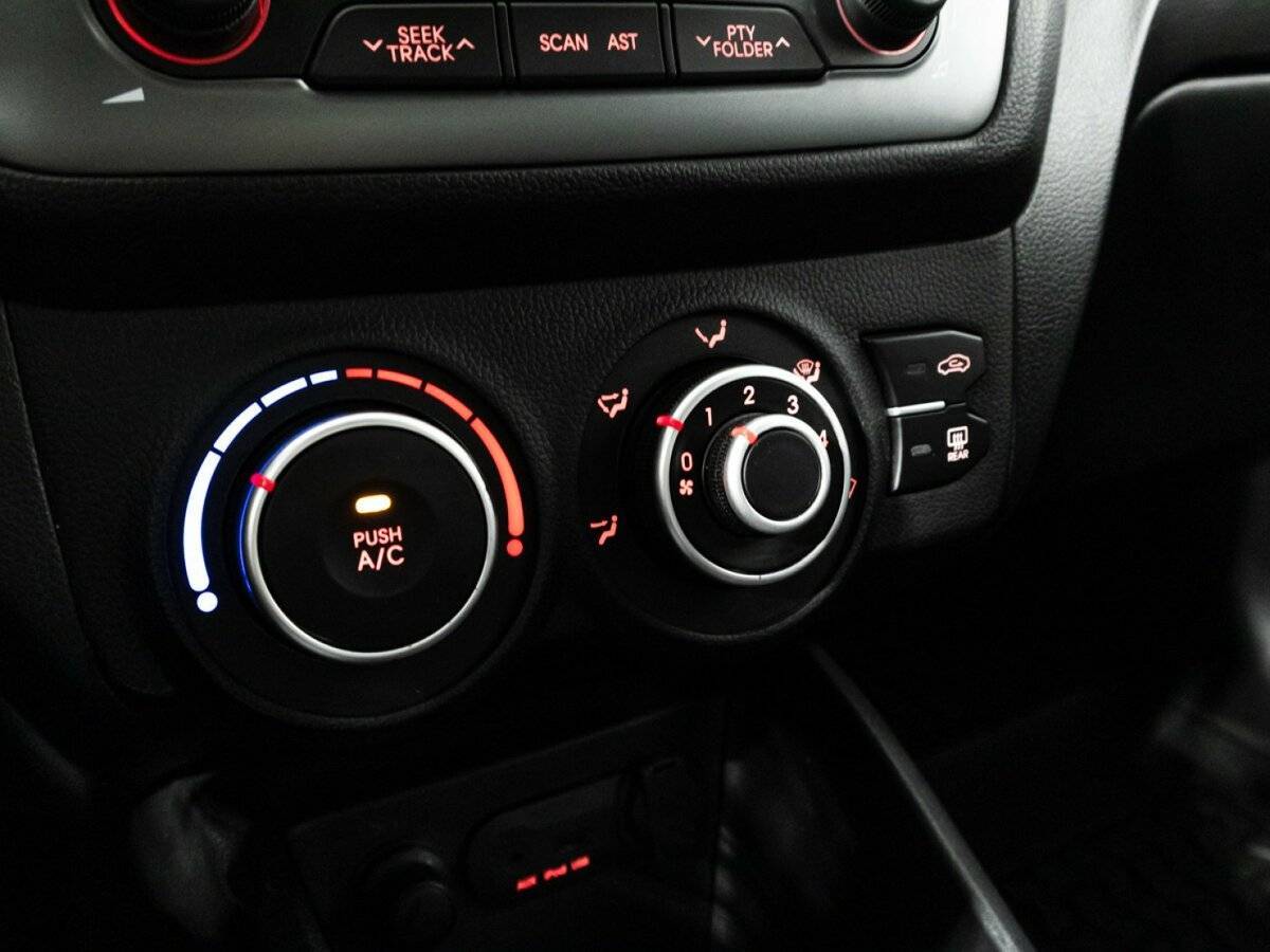 Kia Rio с пробегом — 2014 год. Фото: #16