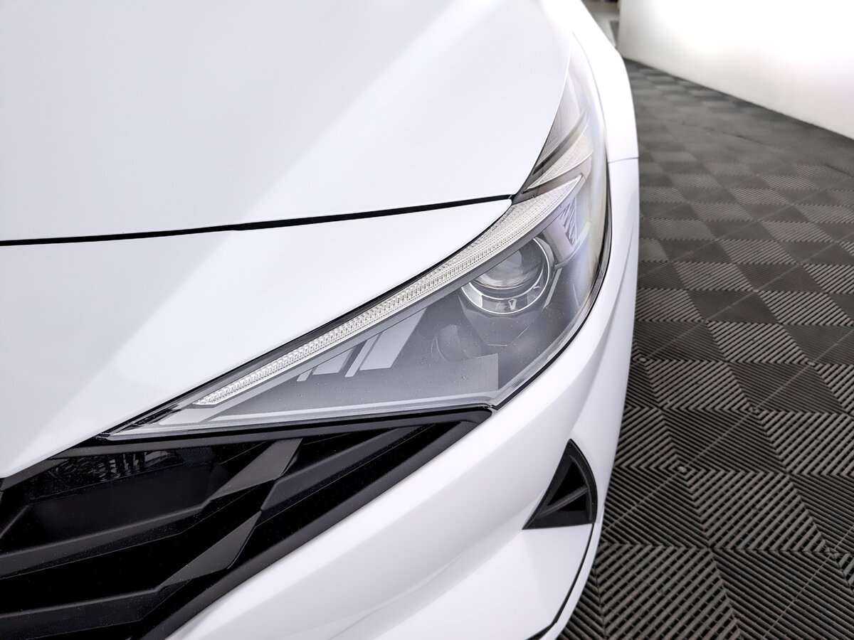Hyundai Elantra с пробегом — 2022 год. Фото: #16