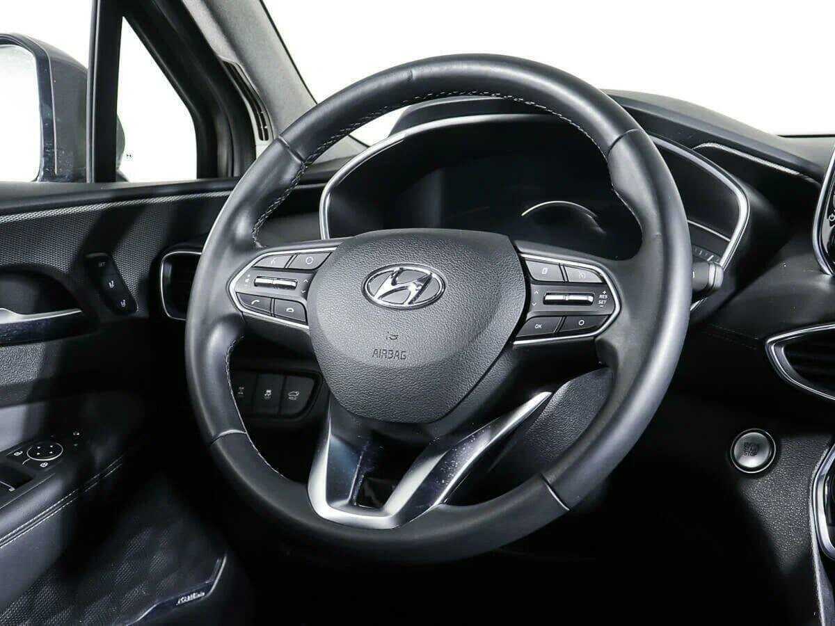 Hyundai Santa Fe с пробегом — 2019 год. Фото: #9