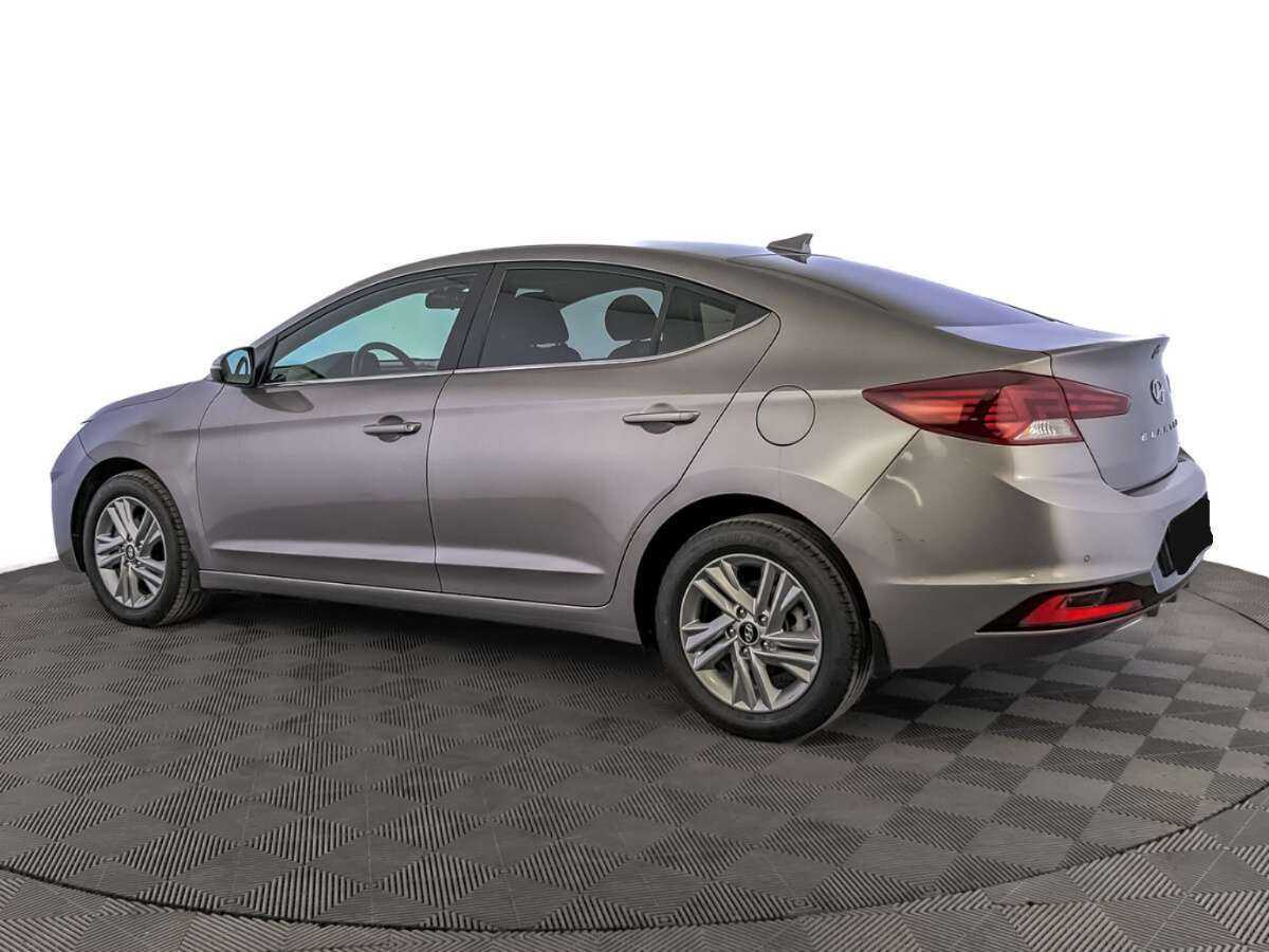 Hyundai Elantra с пробегом — 2019 год. Фото: #6