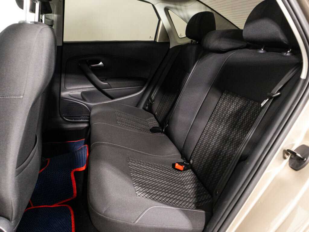 Volkswagen Polo с пробегом — 2018 год. Фото: #9