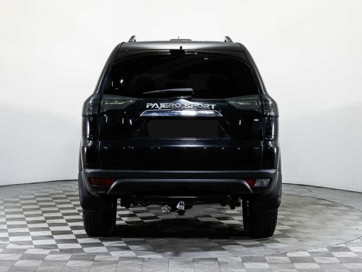 Mitsubishi Pajero Sport с пробегом — 2014 год. Фото: #5