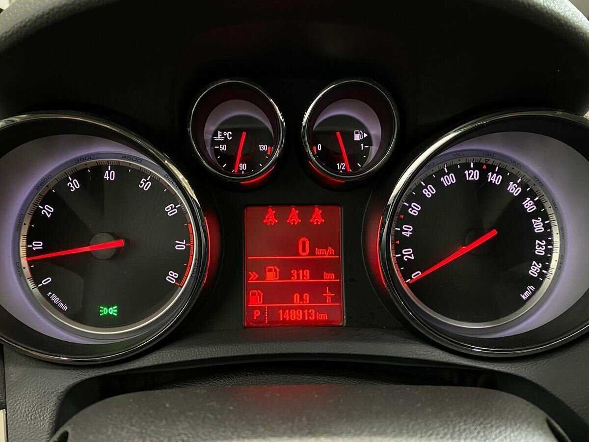 Opel Mokka с пробегом — 2014 год. Фото: #13