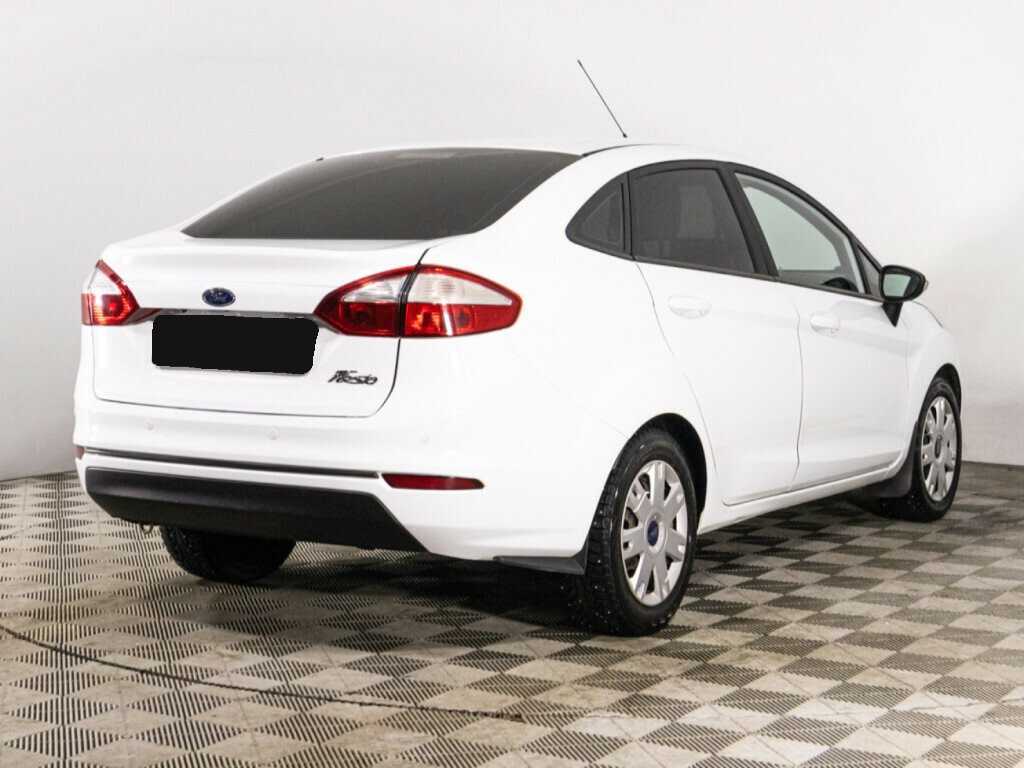Ford Fiesta с пробегом — 2015 год. Фото: #4