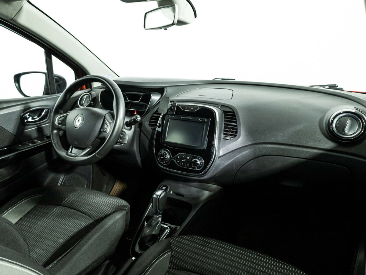 Renault Kaptur с пробегом — 2016 год. Фото: #6