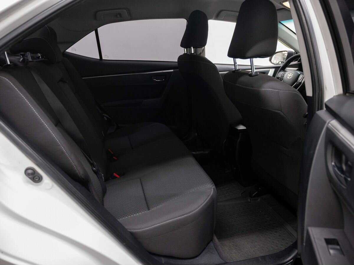 Toyota Corolla с пробегом — 2013 год. Фото: #11