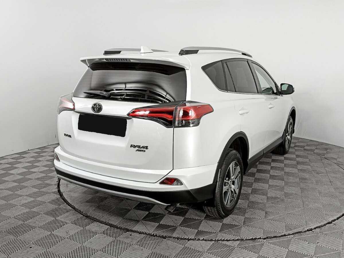 Toyota RAV4 с пробегом — 2019 год. Фото: #4