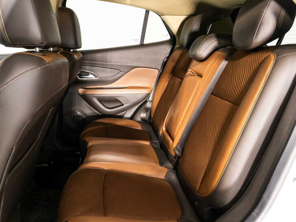 Opel Mokka с пробегом — 2012 год. Фото: #9