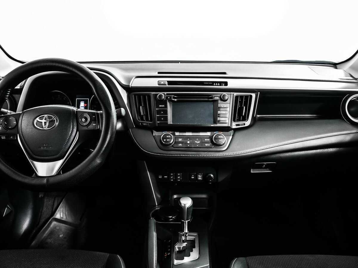 Toyota RAV4 с пробегом — 2016 год. Фото: #10