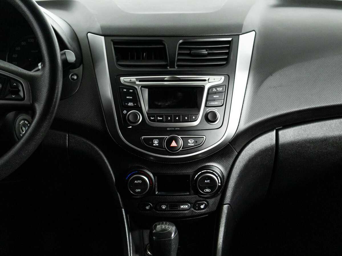 Hyundai Solaris с пробегом — 2016 год. Фото: #13