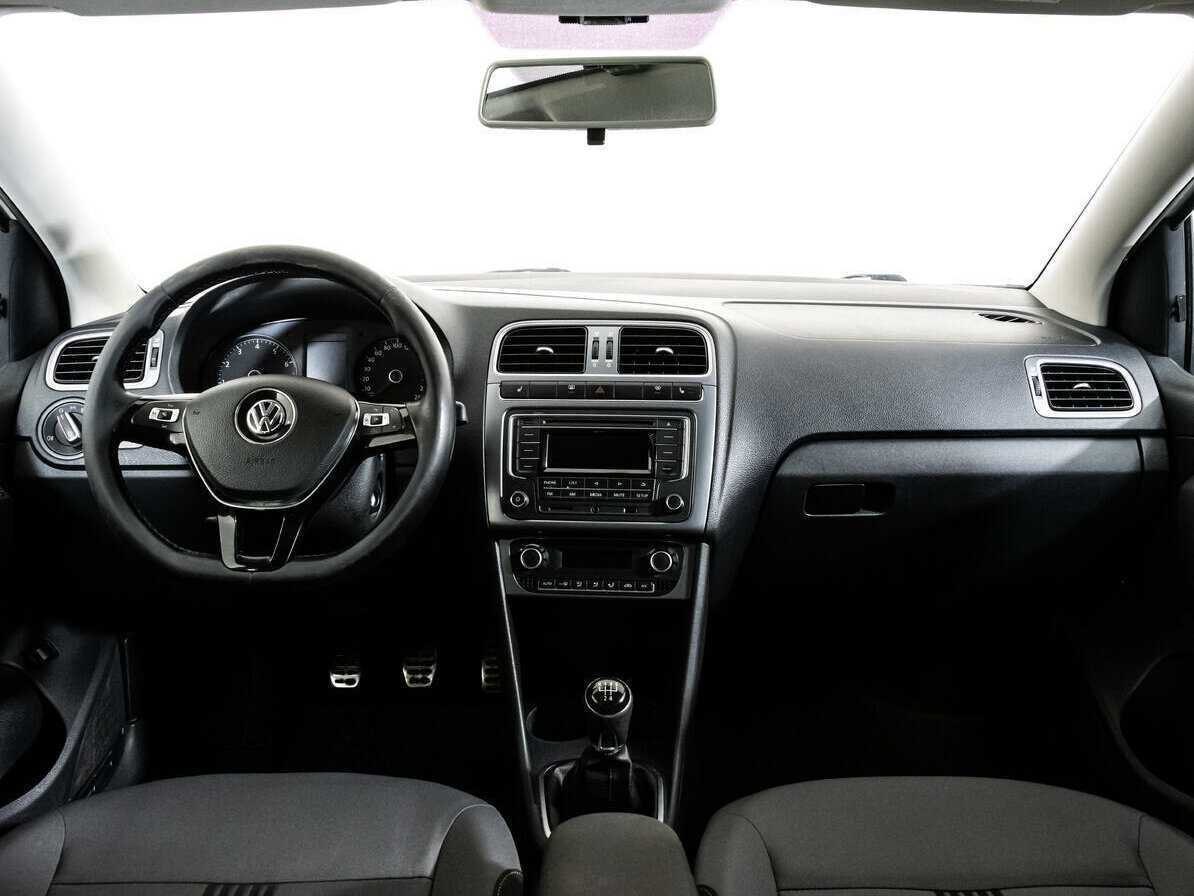 Volkswagen Polo с пробегом — 2016 год. Фото: #9