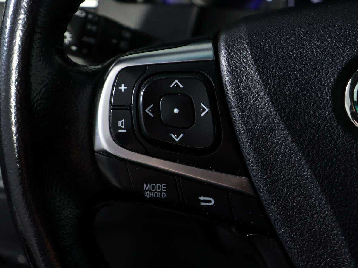 Toyota Camry с пробегом — 2017 год. Фото: #18