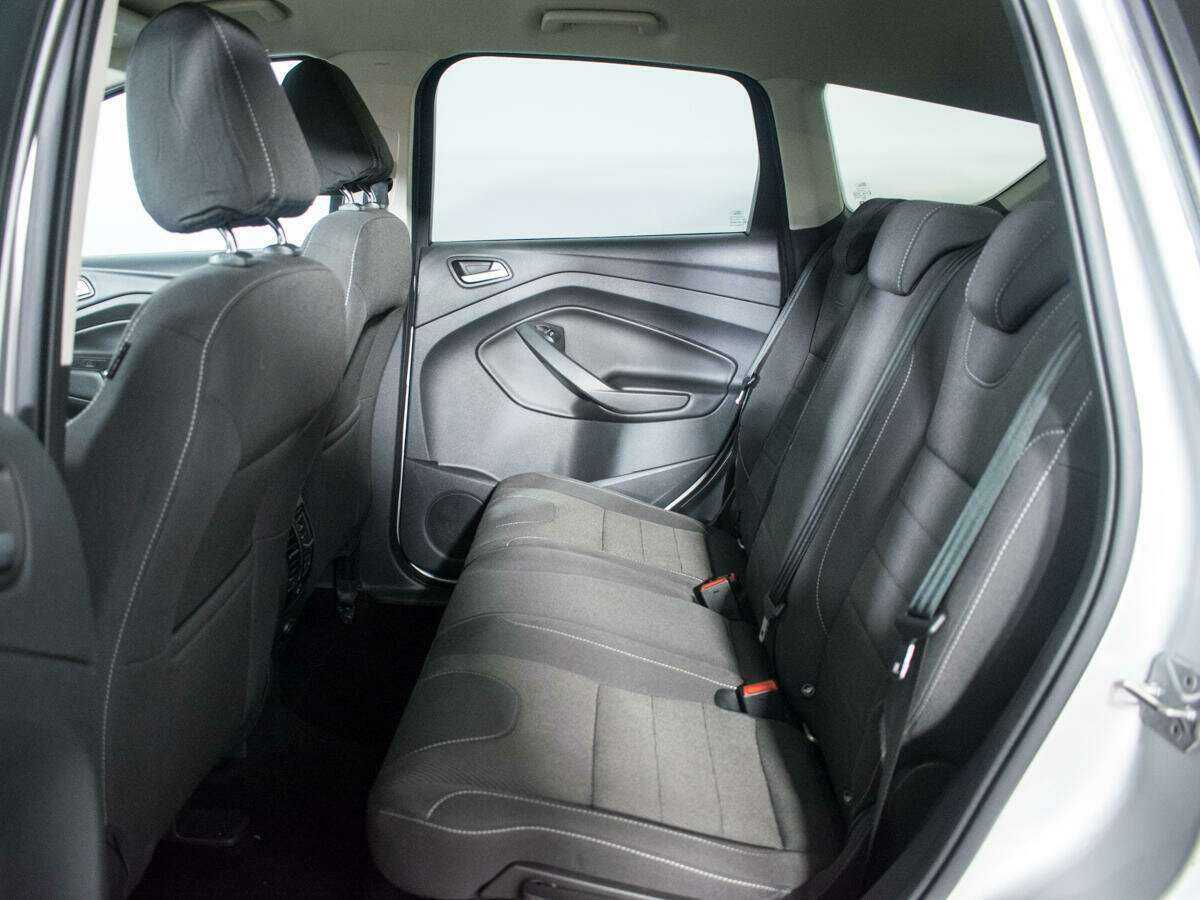 Ford Kuga с пробегом — 2016 год. Фото: #9