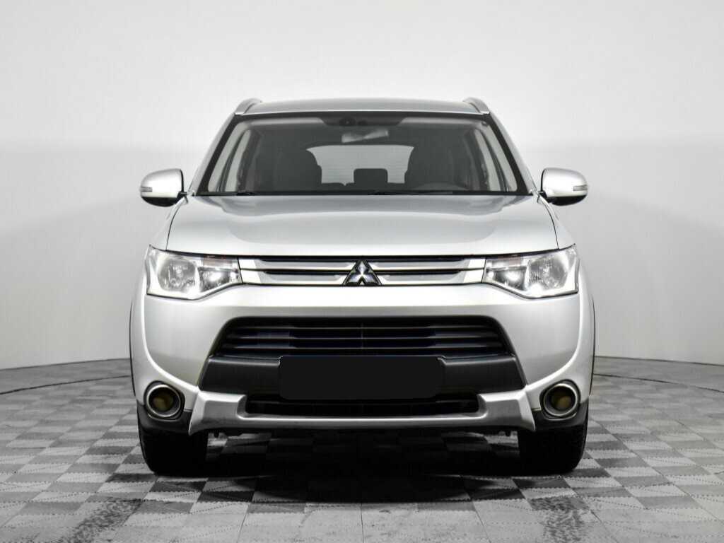 Mitsubishi Outlander с пробегом — 2014 год. Фото: #1