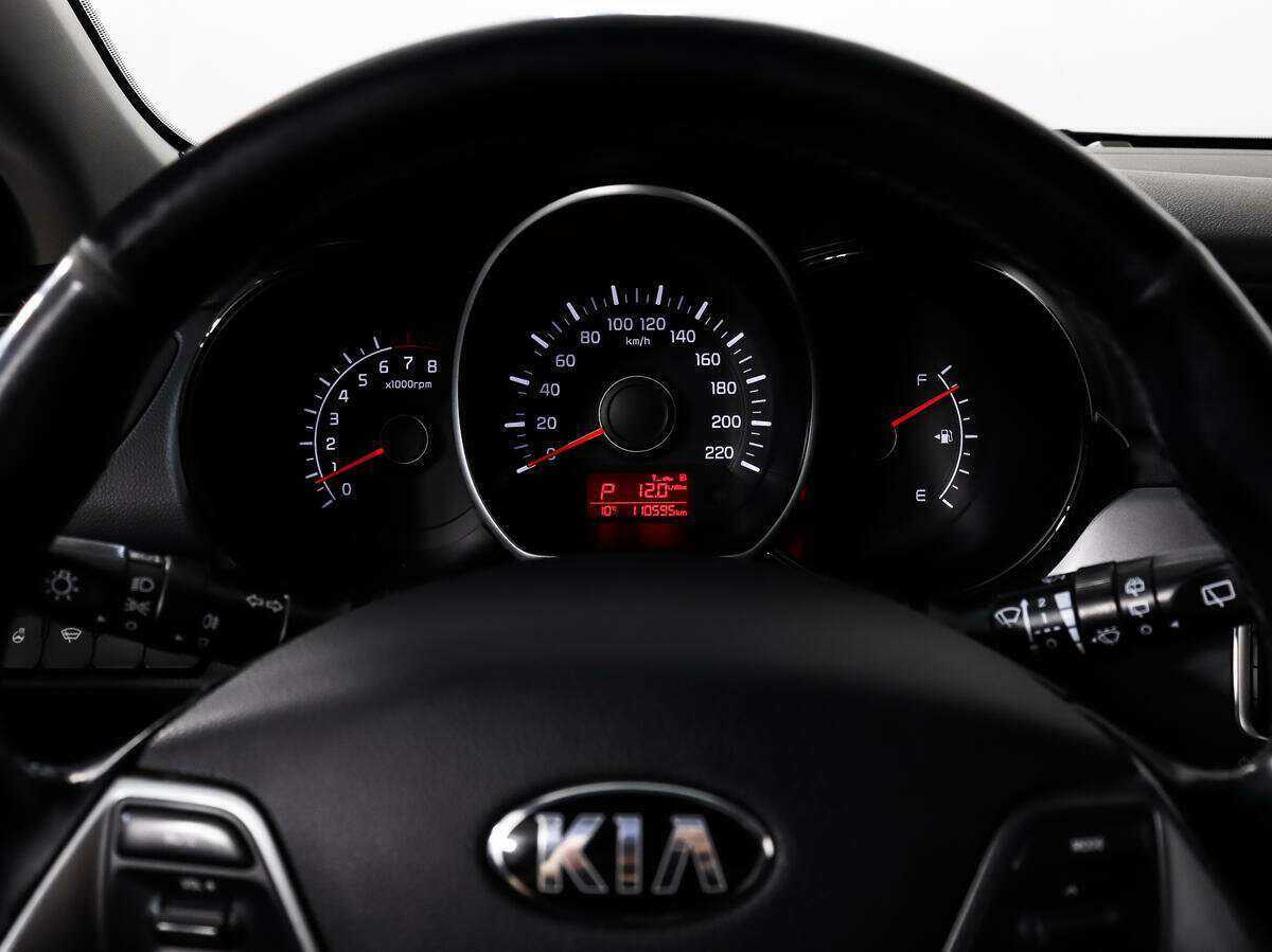 Kia Rio с пробегом — 2016 год. Фото: #10