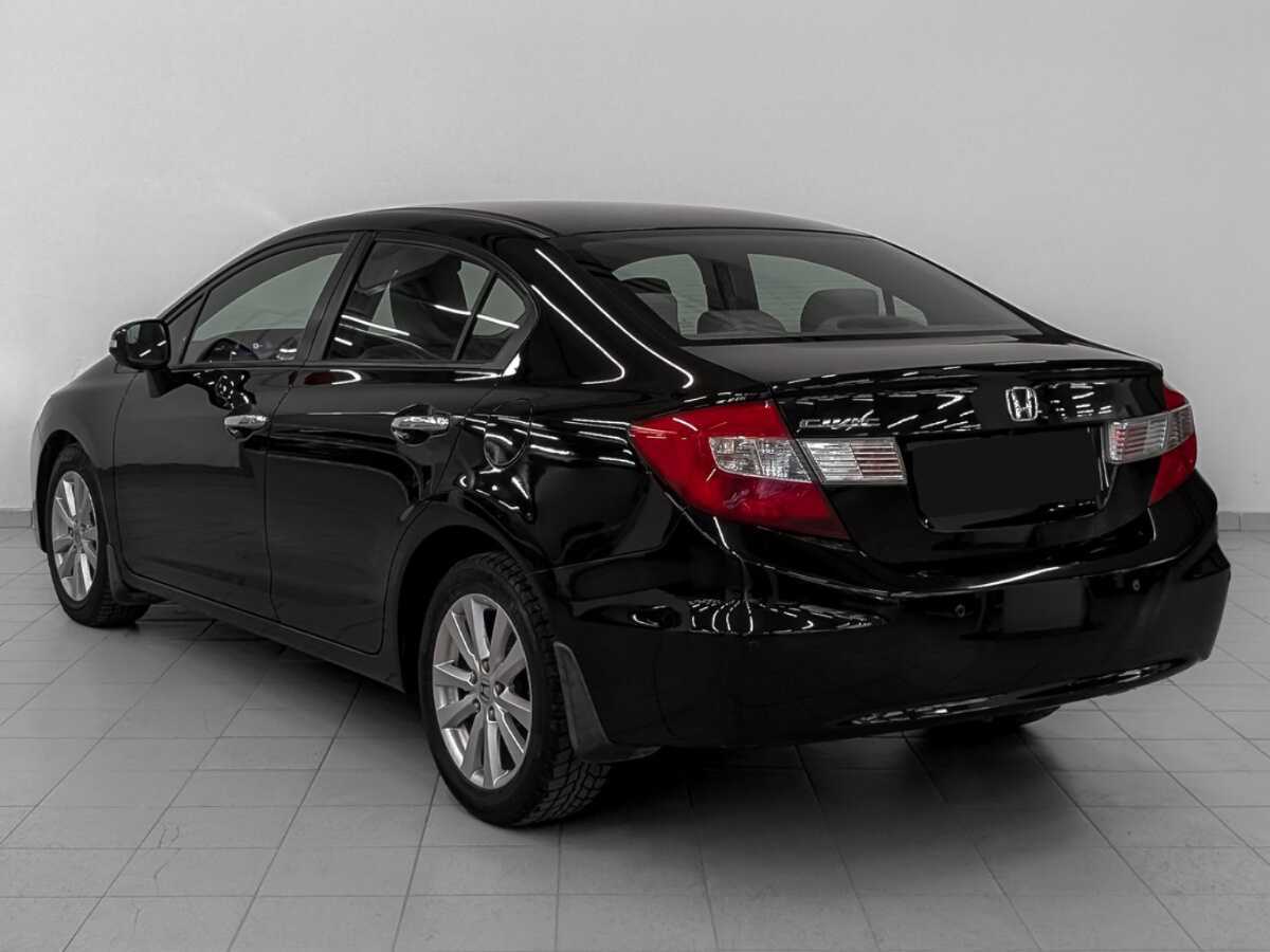 Honda Civic с пробегом — 2012 год. Фото: #6