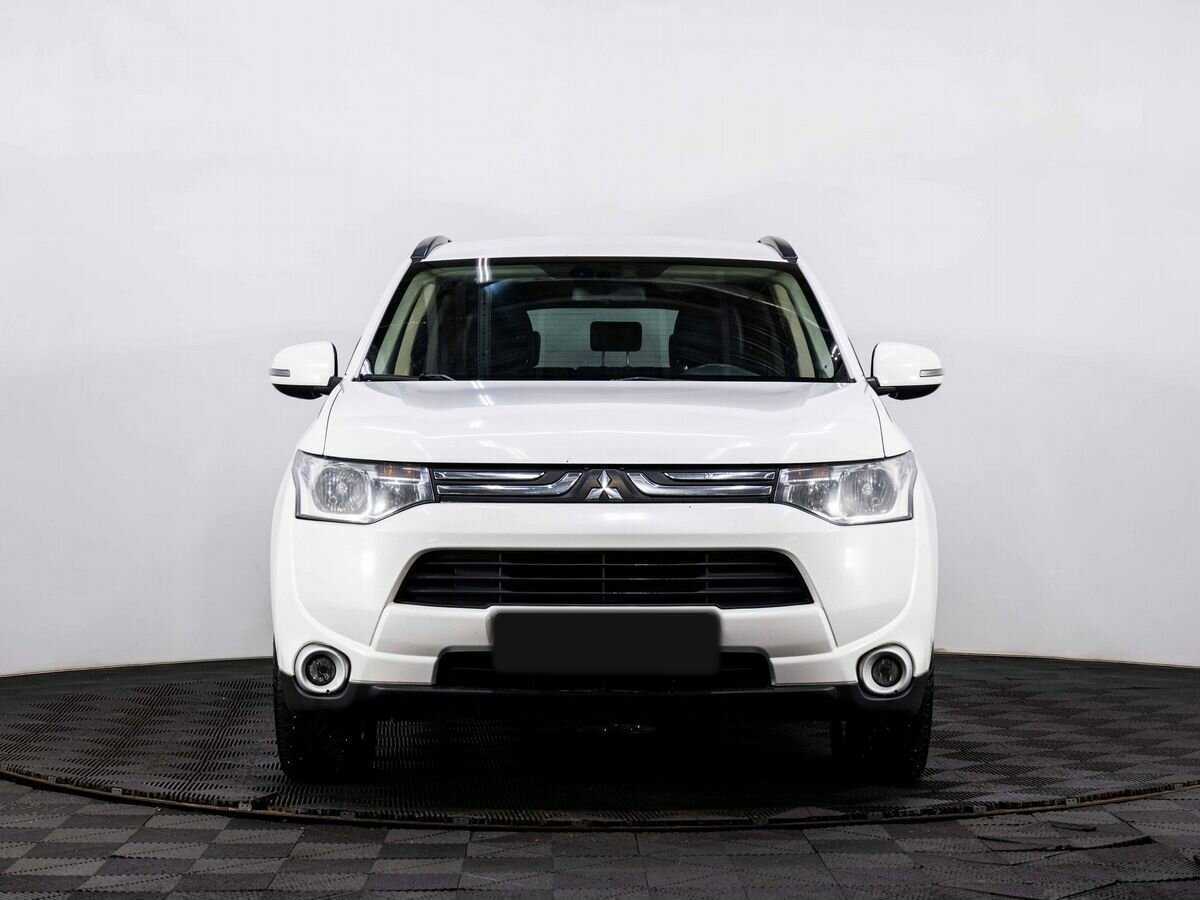 Mitsubishi Outlander с пробегом — 2012 год. Фото: #1