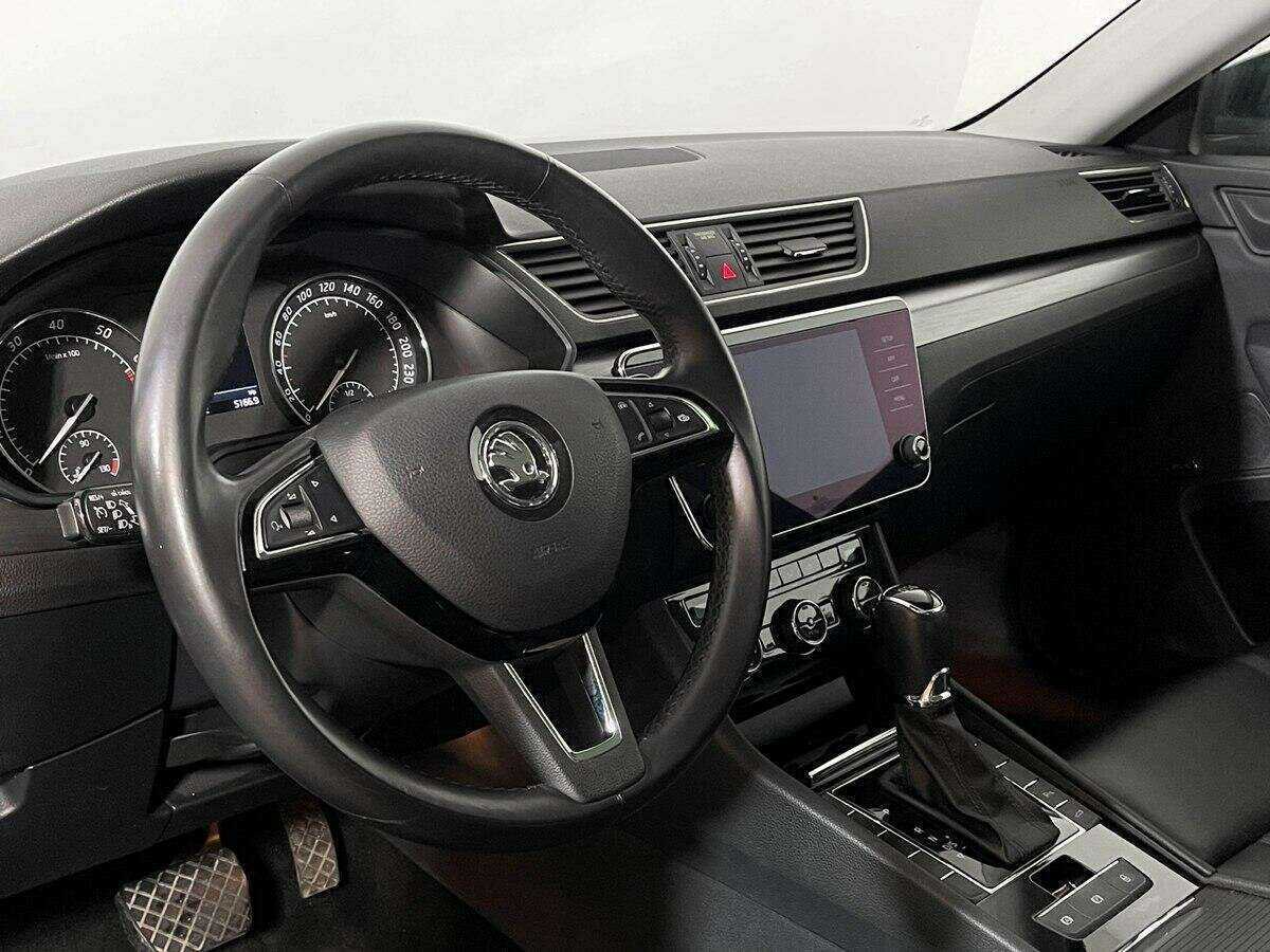 Skoda Superb с пробегом — 2017 год. Фото: #15