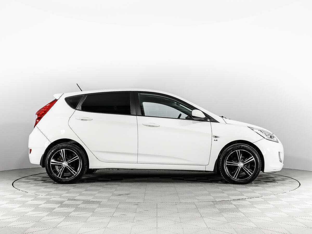 Hyundai Solaris с пробегом — 2014 год. Фото: #3