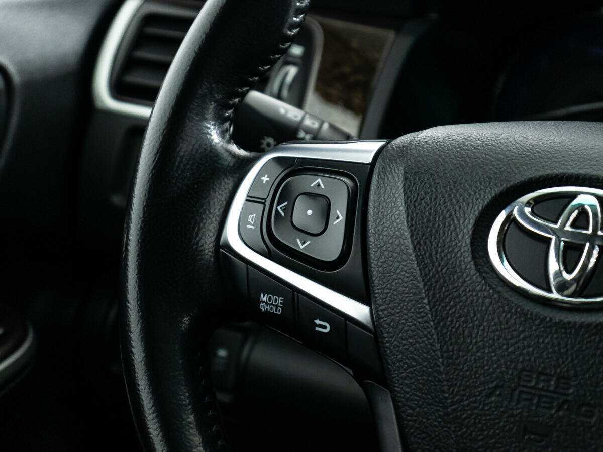Toyota Camry с пробегом — 2017 год. Фото: #19