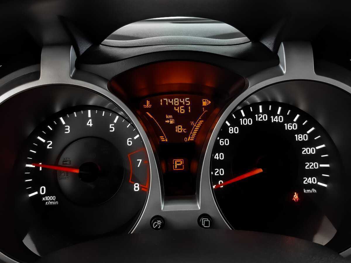 Nissan Juke с пробегом — 2012 год. Фото: #13