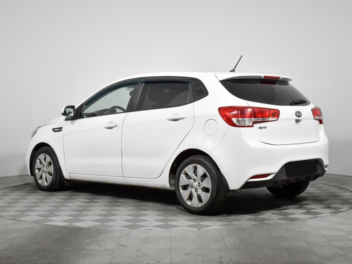 Kia Rio с пробегом — 2016 год. Фото: #6