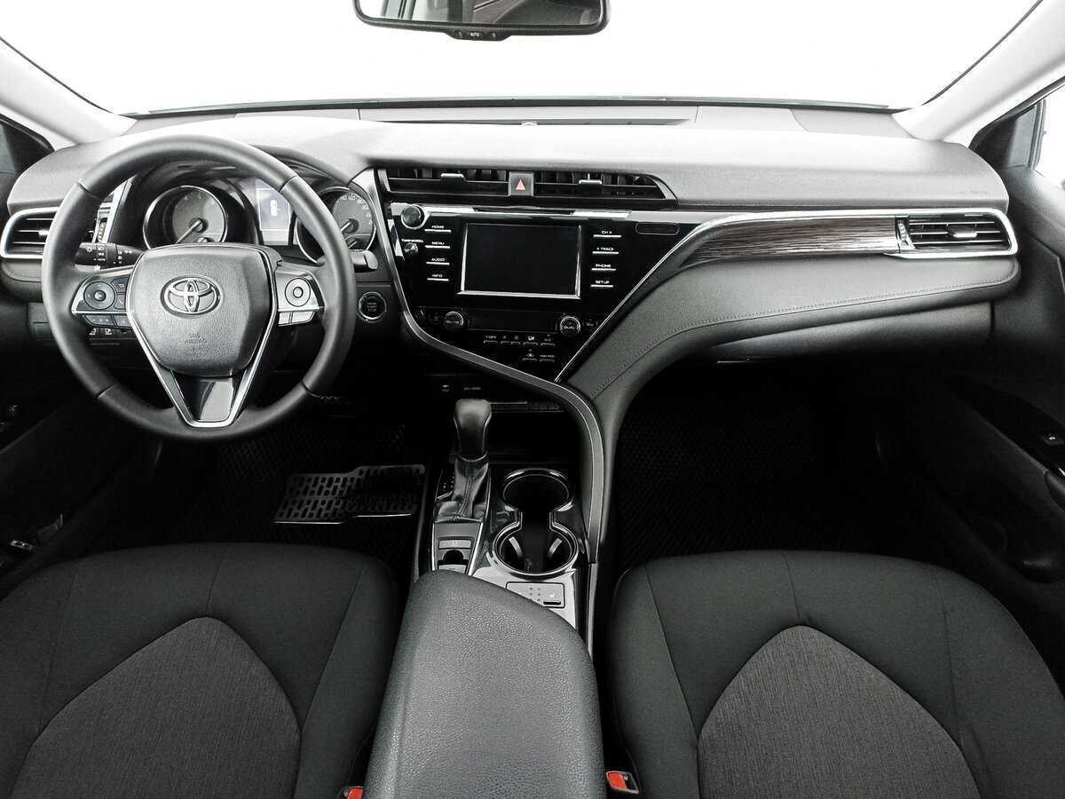 Toyota Camry с пробегом — 2019 год. Фото: #10