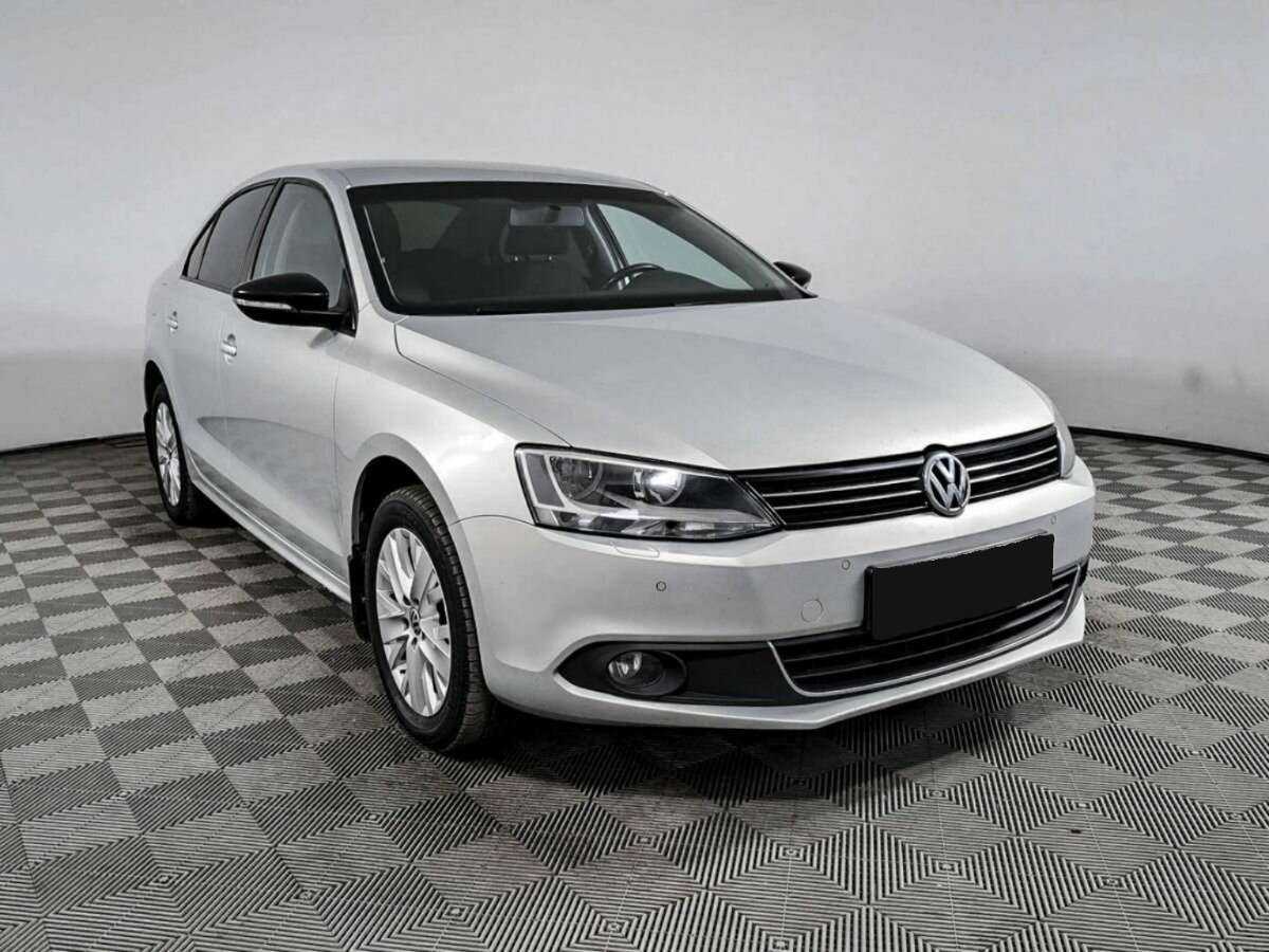 Volkswagen Jetta с пробегом — 2014 год. Фото: #2