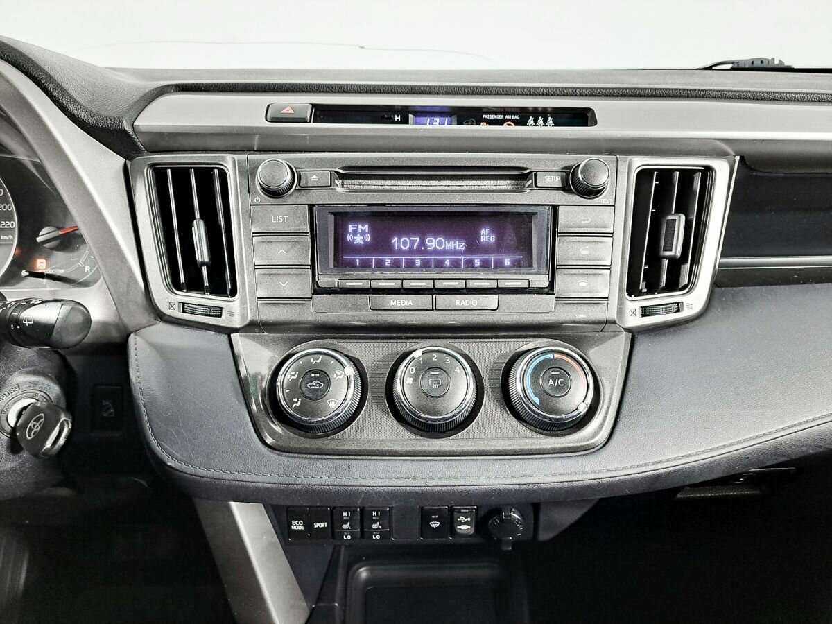 Toyota RAV4 с пробегом — 2014 год. Фото: #12