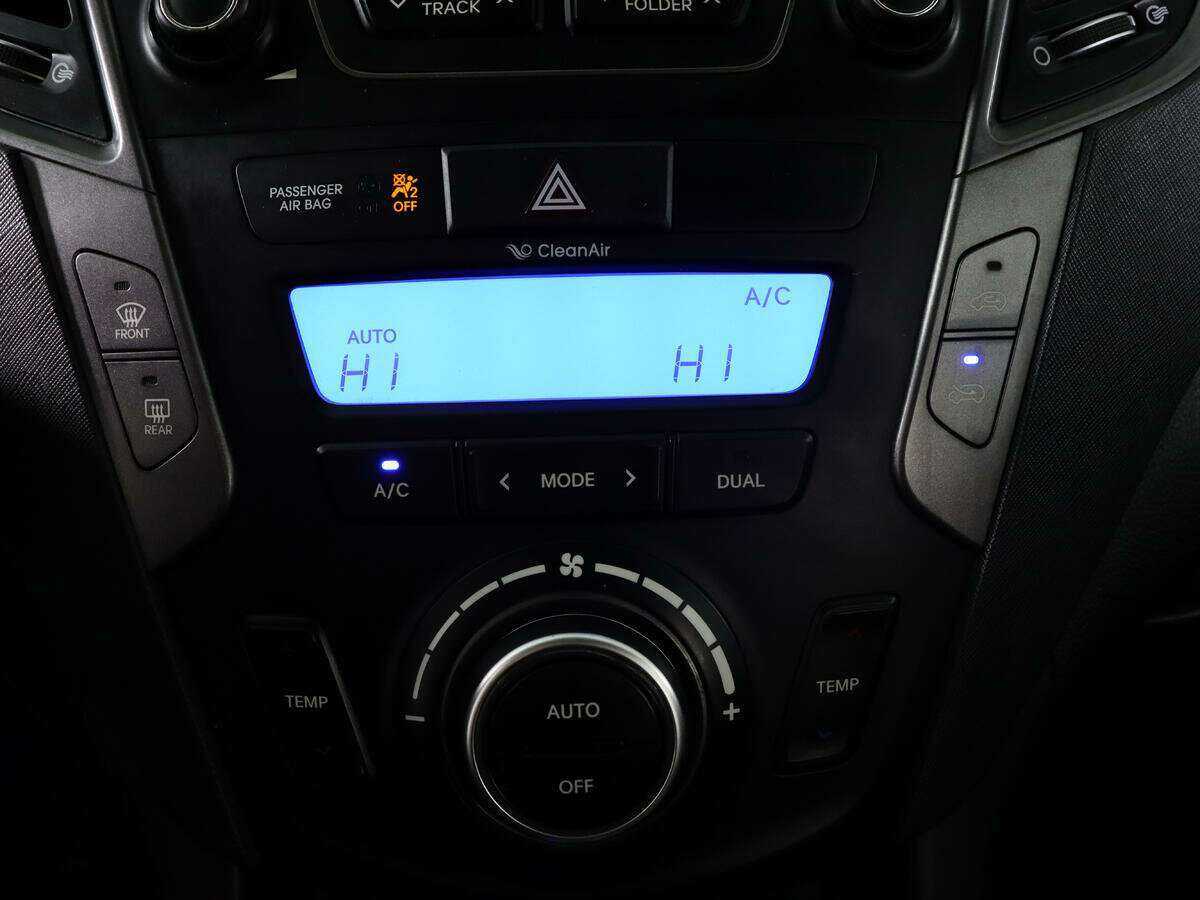 Hyundai Santa Fe с пробегом — 2013 год. Фото: #17