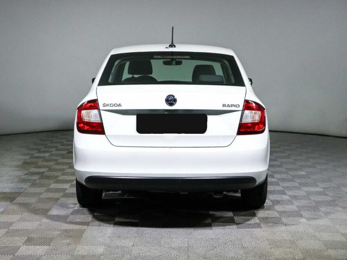 Skoda Rapid с пробегом — 2019 год. Фото: #4