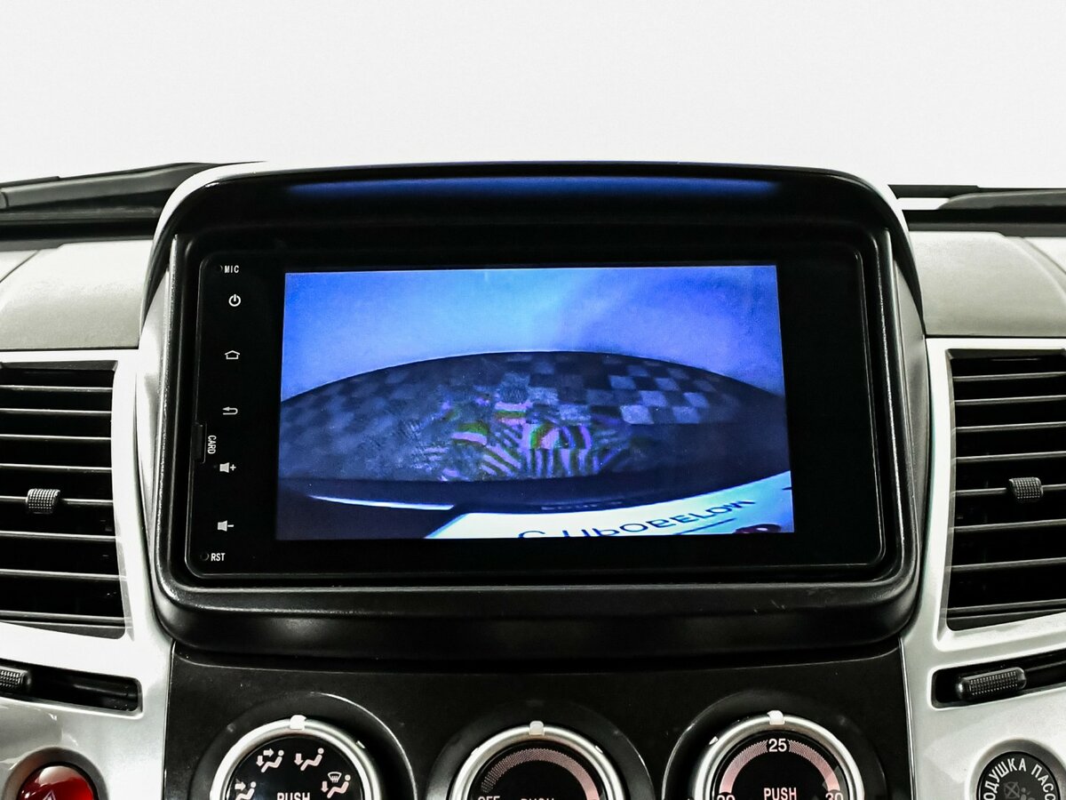 Mitsubishi Pajero Sport с пробегом — 2013 год. Фото: #15