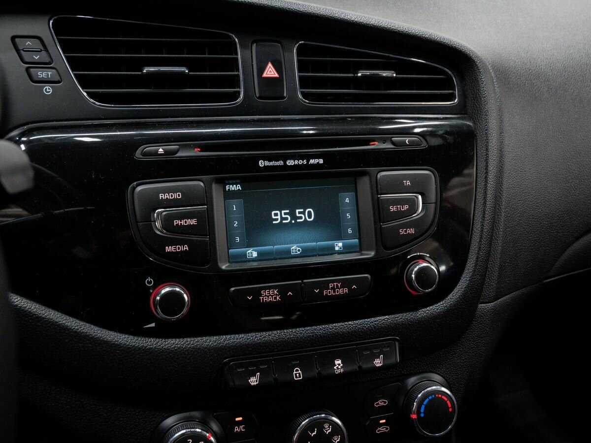 Kia Ceed с пробегом — 2014 год. Фото: #19