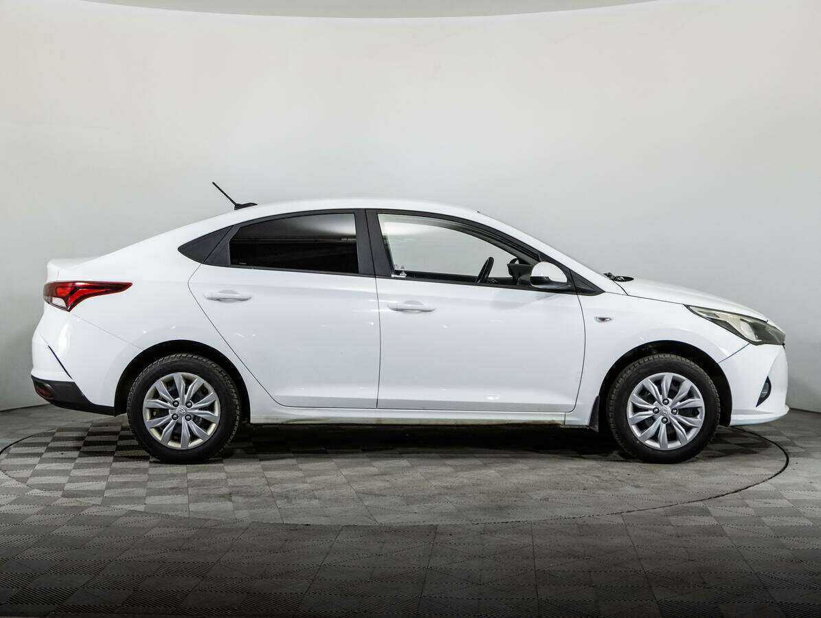Hyundai Solaris с пробегом — 2020 год. Фото: #3