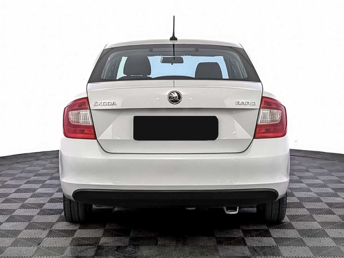 Skoda Rapid с пробегом — 2017 год. Фото: #5