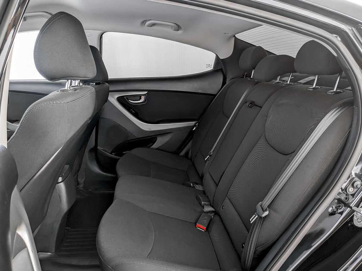 Hyundai Elantra с пробегом — 2014 год. Фото: #9