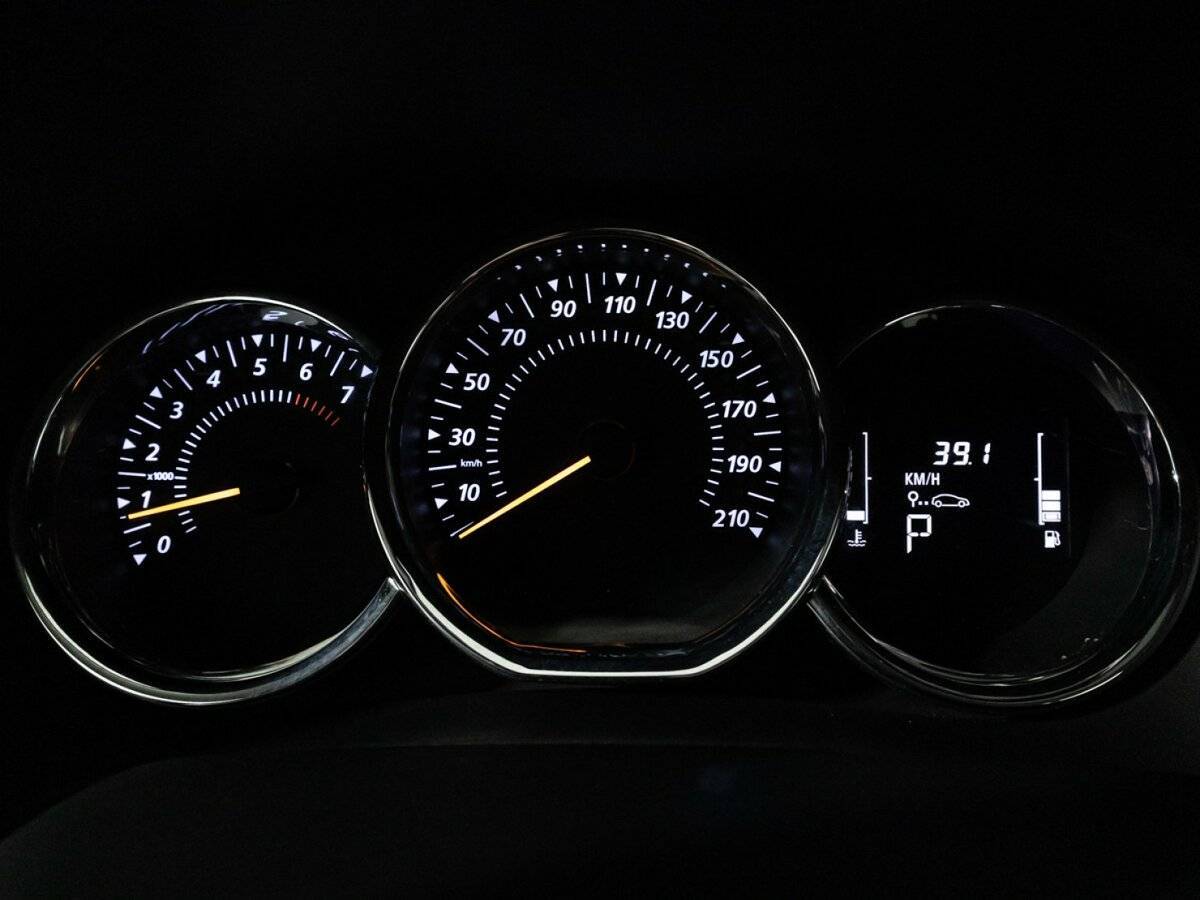 Renault Sandero с пробегом — 2021 год. Фото: #11